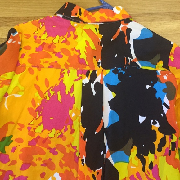 Pleats Collection size small button shirt - Picture 5 of 6